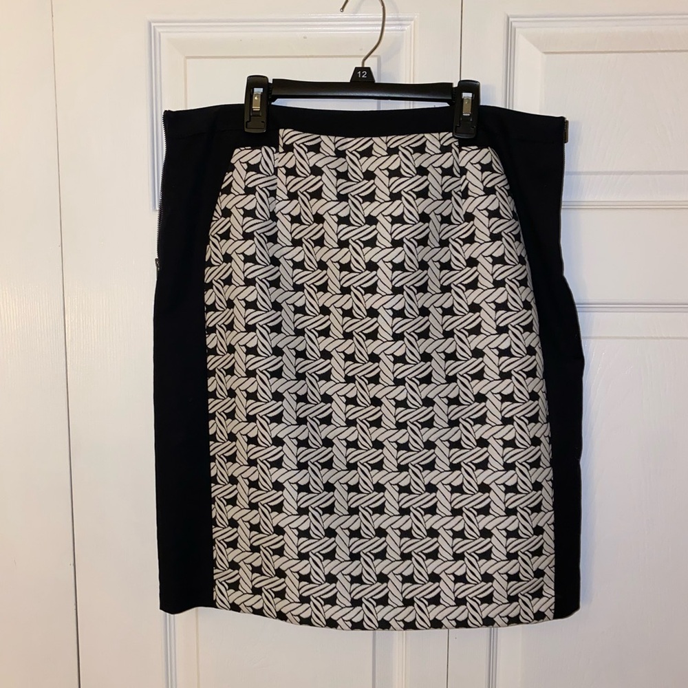 Worthington Patterned Pencil Skirt